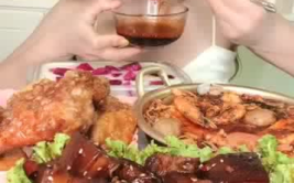 吃东西的小姐姐解压图,小姐姐的解压美食之旅